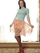 Pretty stockings MILF sleazy girdle striptease