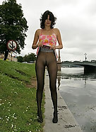 amateur gal in pantyhose pics